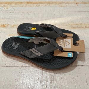 Reef Santa Ana NWT Men’s size 9 in Grey Comfort Max Cushioned  Flip Flops